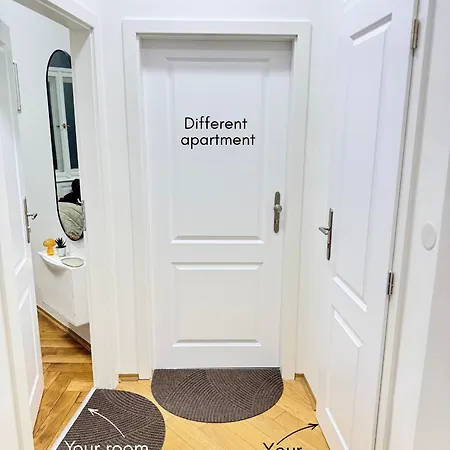 Old Town With Private Bathroom *